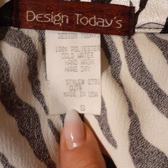 Design today's zebra print long sleeve jacket - Picture 5 of 6